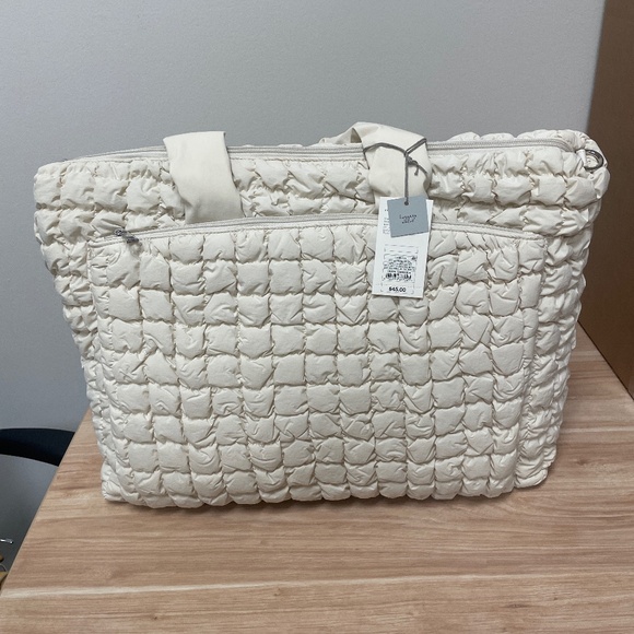 A new day soft weekender bag - Picture 1 of 4